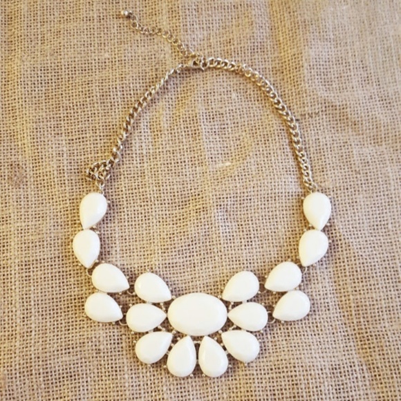 Forever 21 Jewelry - White Acrylic Necklace